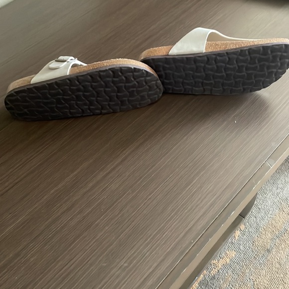 Cushionaire Sandals - Picture 3 of 5